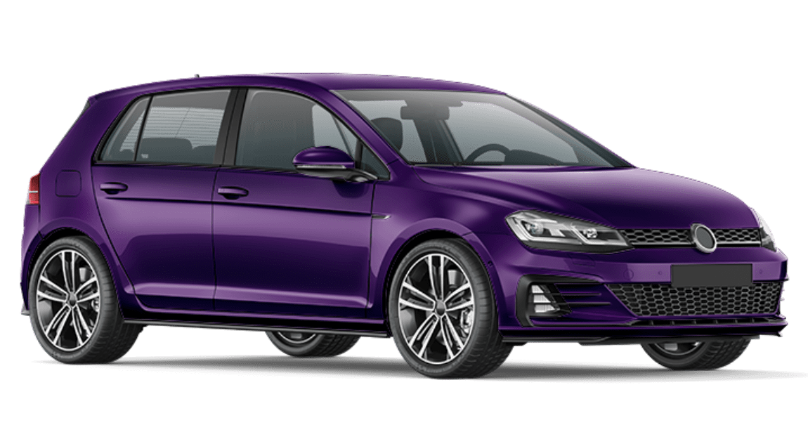 Lila Kompaktwagen auf weißem Hintergrund.